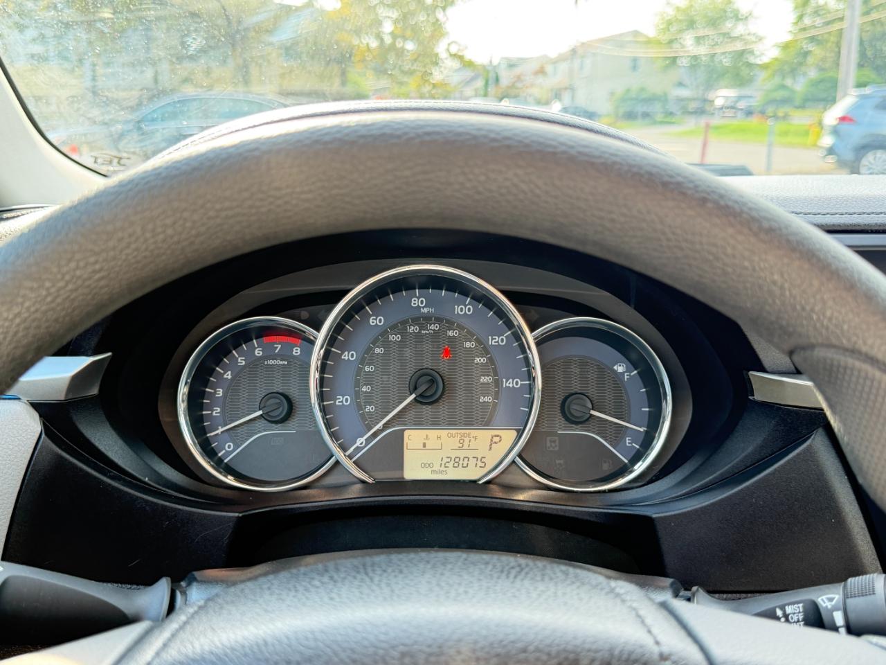 Toyota Corolla 4dr Sedan LE Auto 2014