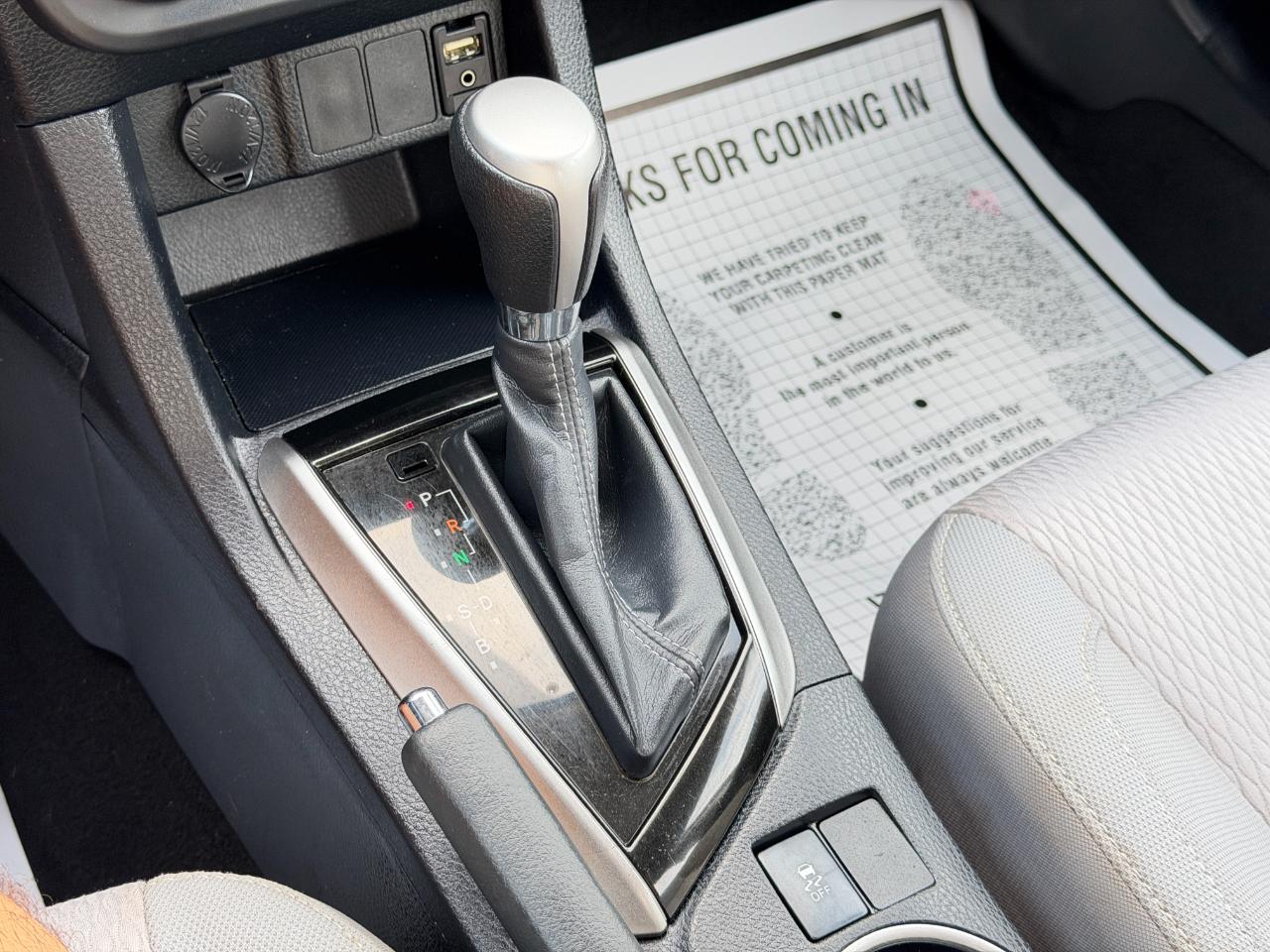 Toyota Corolla 4dr Sedan LE Auto 2014
