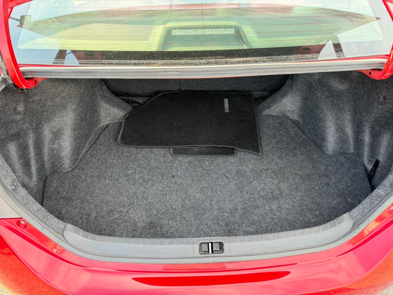 Toyota Corolla 4dr Sedan LE Auto 2014