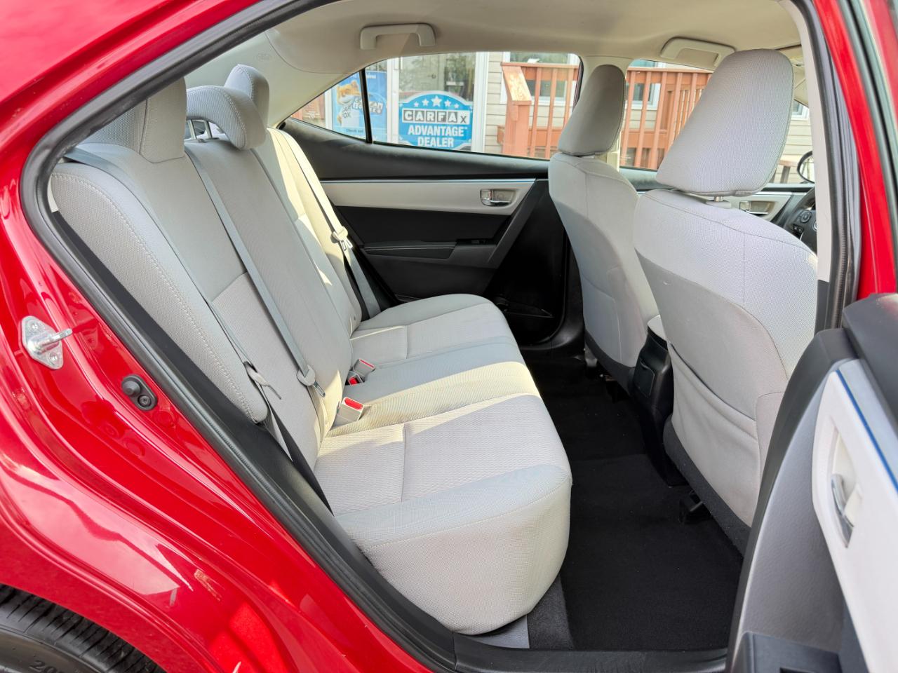 Toyota Corolla 4dr Sedan LE Auto 2014