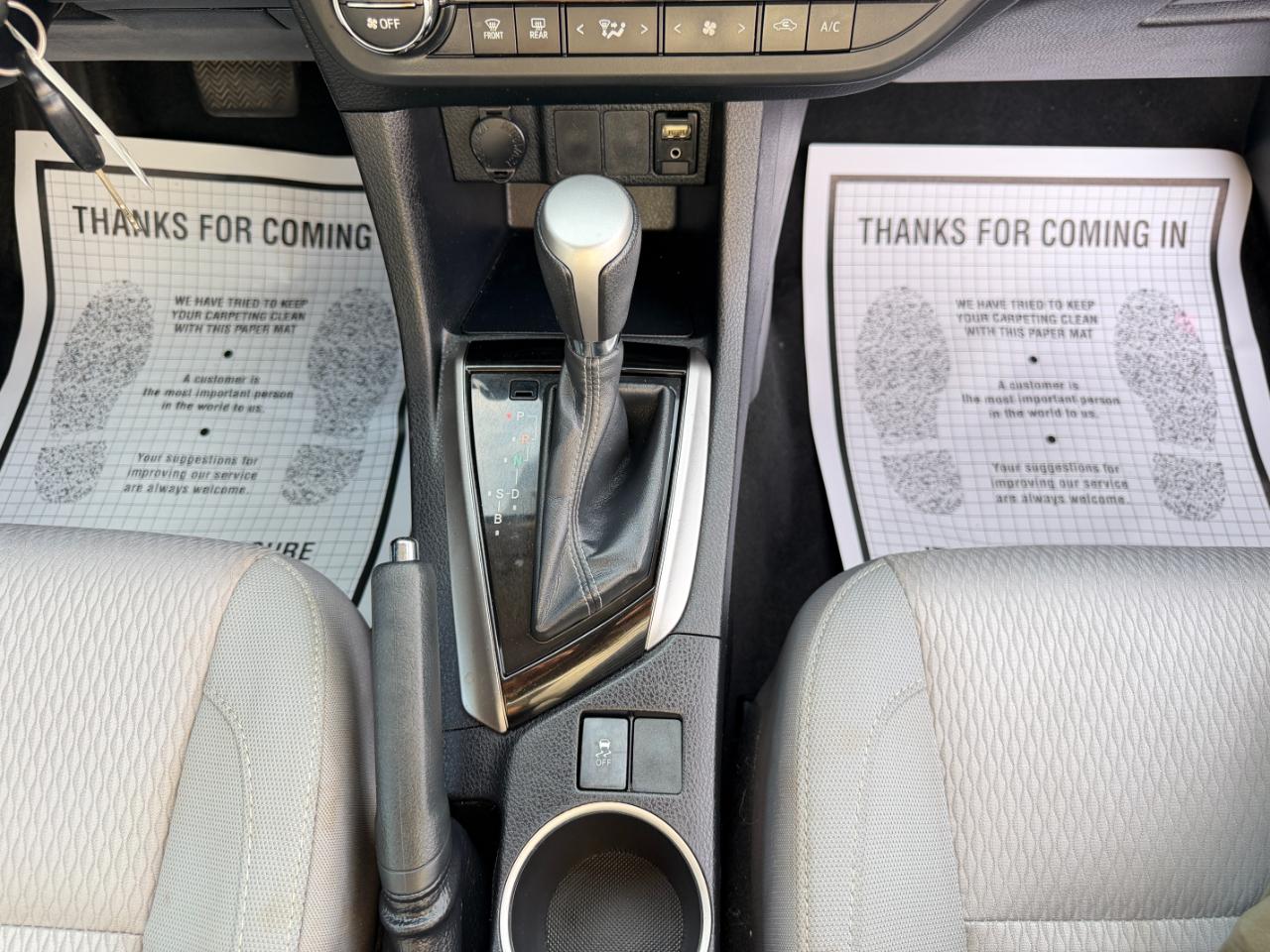 Toyota Corolla 4dr Sedan LE Auto 2014