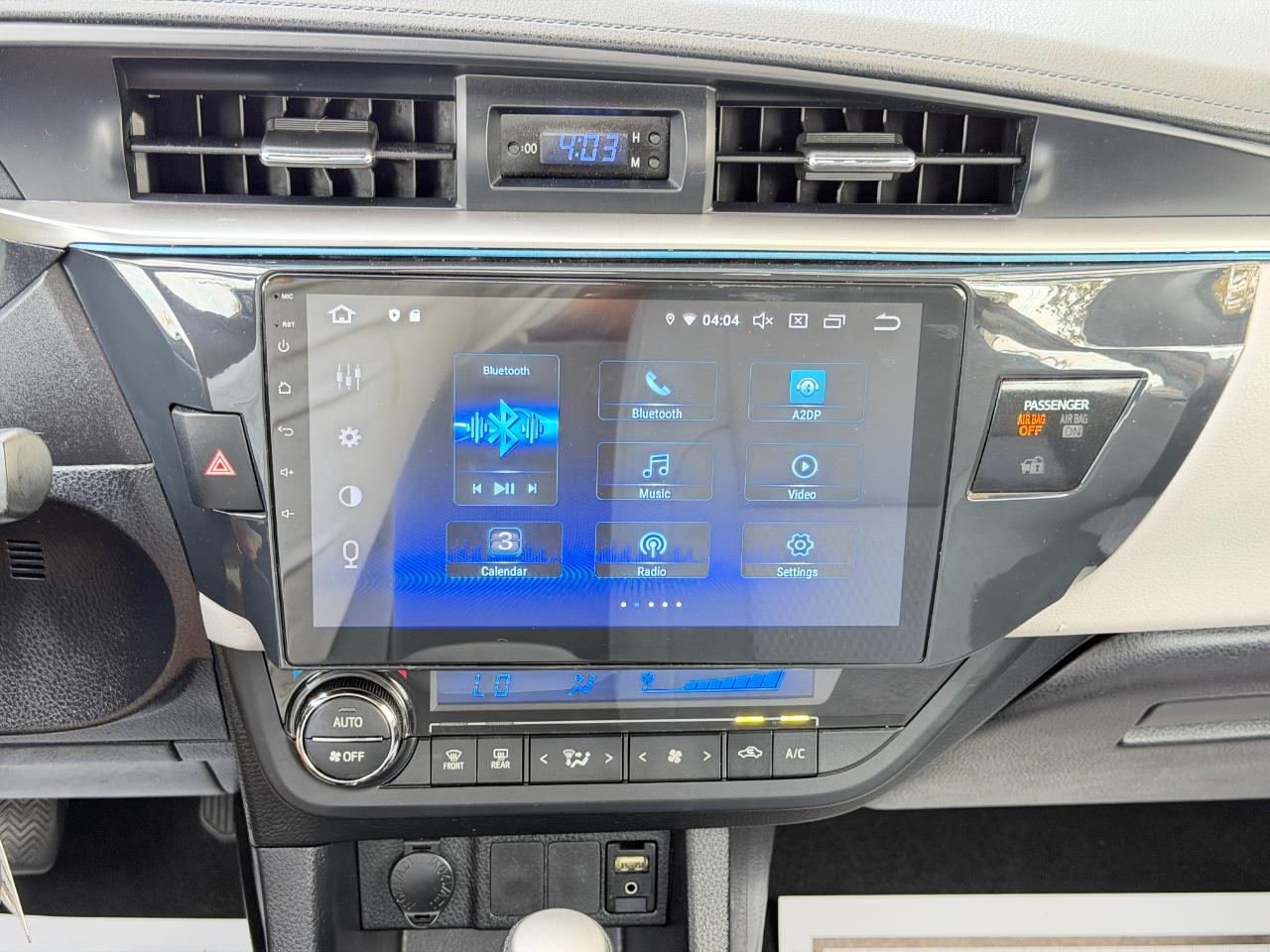 Toyota Corolla 4dr Sedan LE Auto 2014