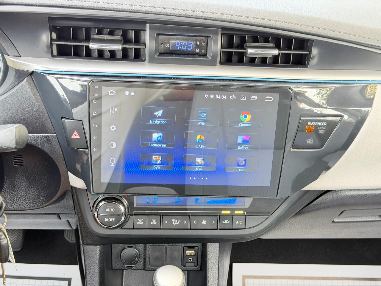 Toyota Corolla 4dr Sedan LE Auto 2014