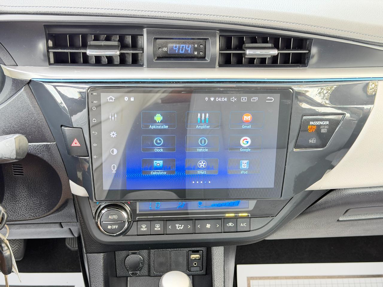 Toyota Corolla 4dr Sedan LE Auto 2014