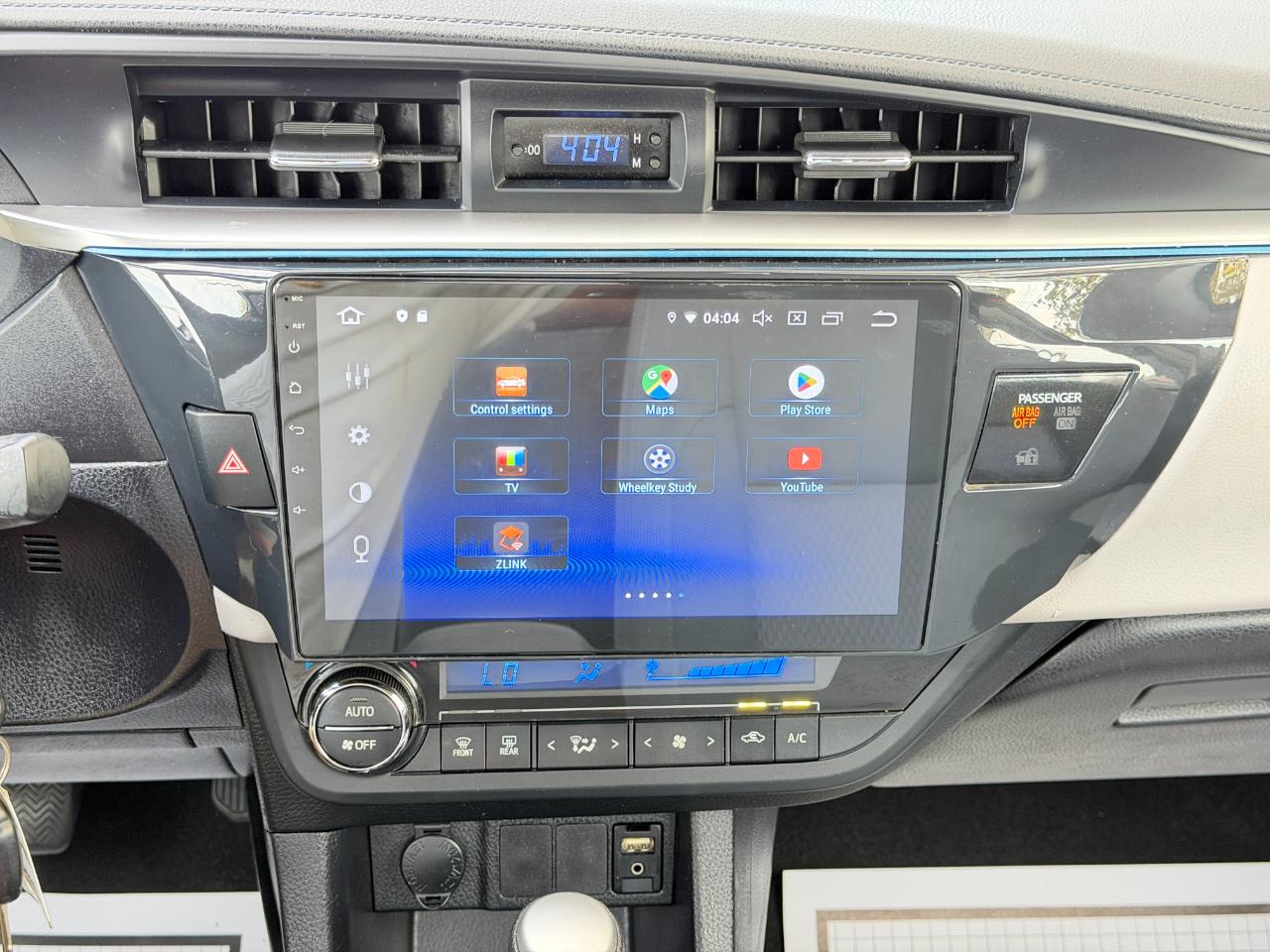 Toyota Corolla 4dr Sedan LE Auto 2014