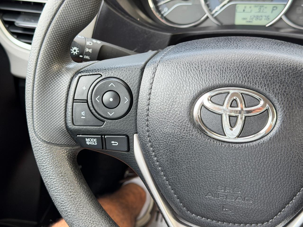 Toyota Corolla 4dr Sedan LE Auto 2014