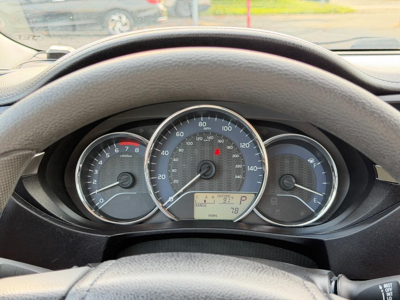 Toyota Corolla 4dr Sedan LE Auto 2014