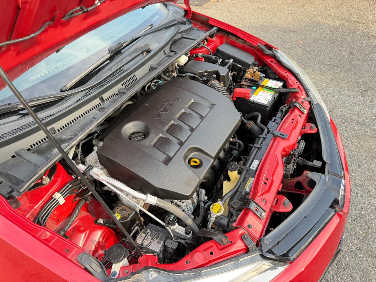 Toyota Corolla 4dr Sedan LE Auto 2014
