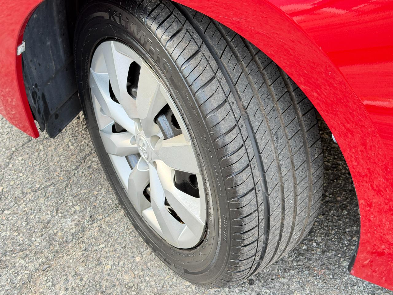 Toyota Corolla 4dr Sedan LE Auto 2014