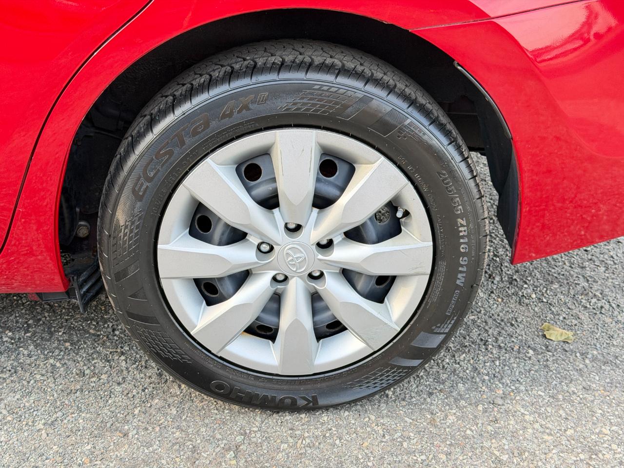 Toyota Corolla 4dr Sedan LE Auto 2014