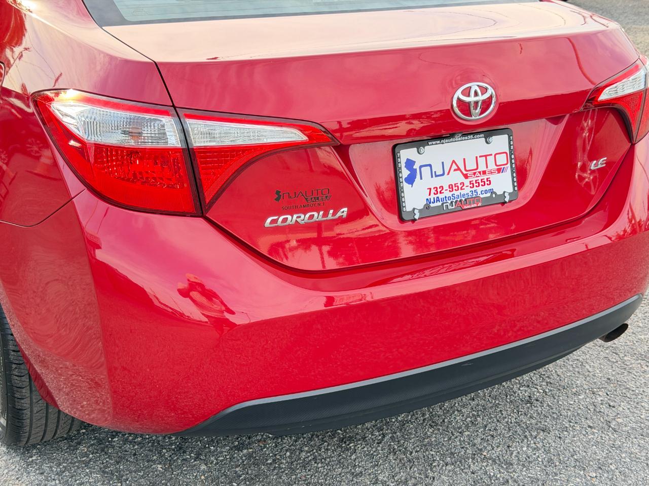 Toyota Corolla 4dr Sedan LE Auto 2014