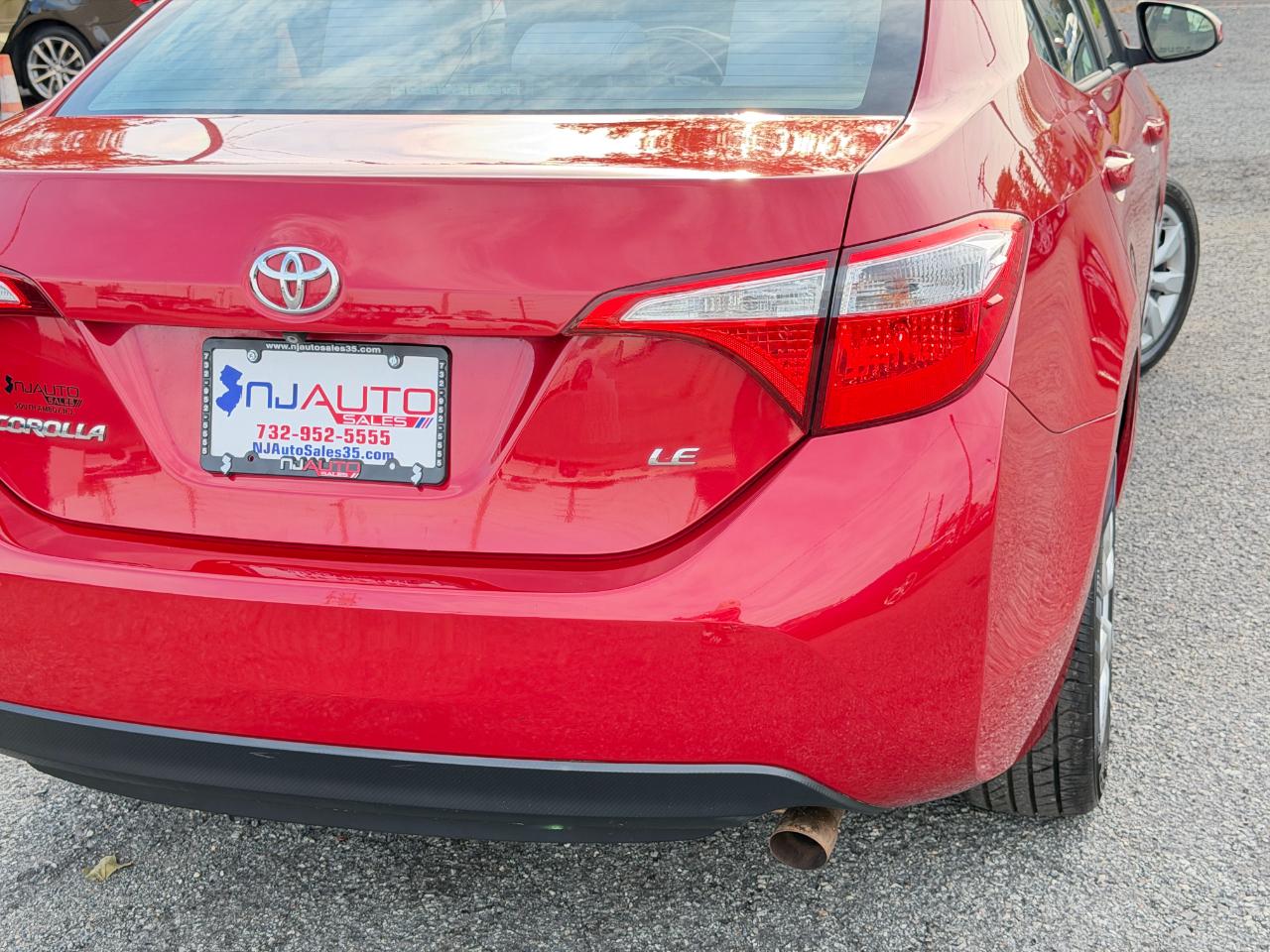 Toyota Corolla 4dr Sedan LE Auto 2014