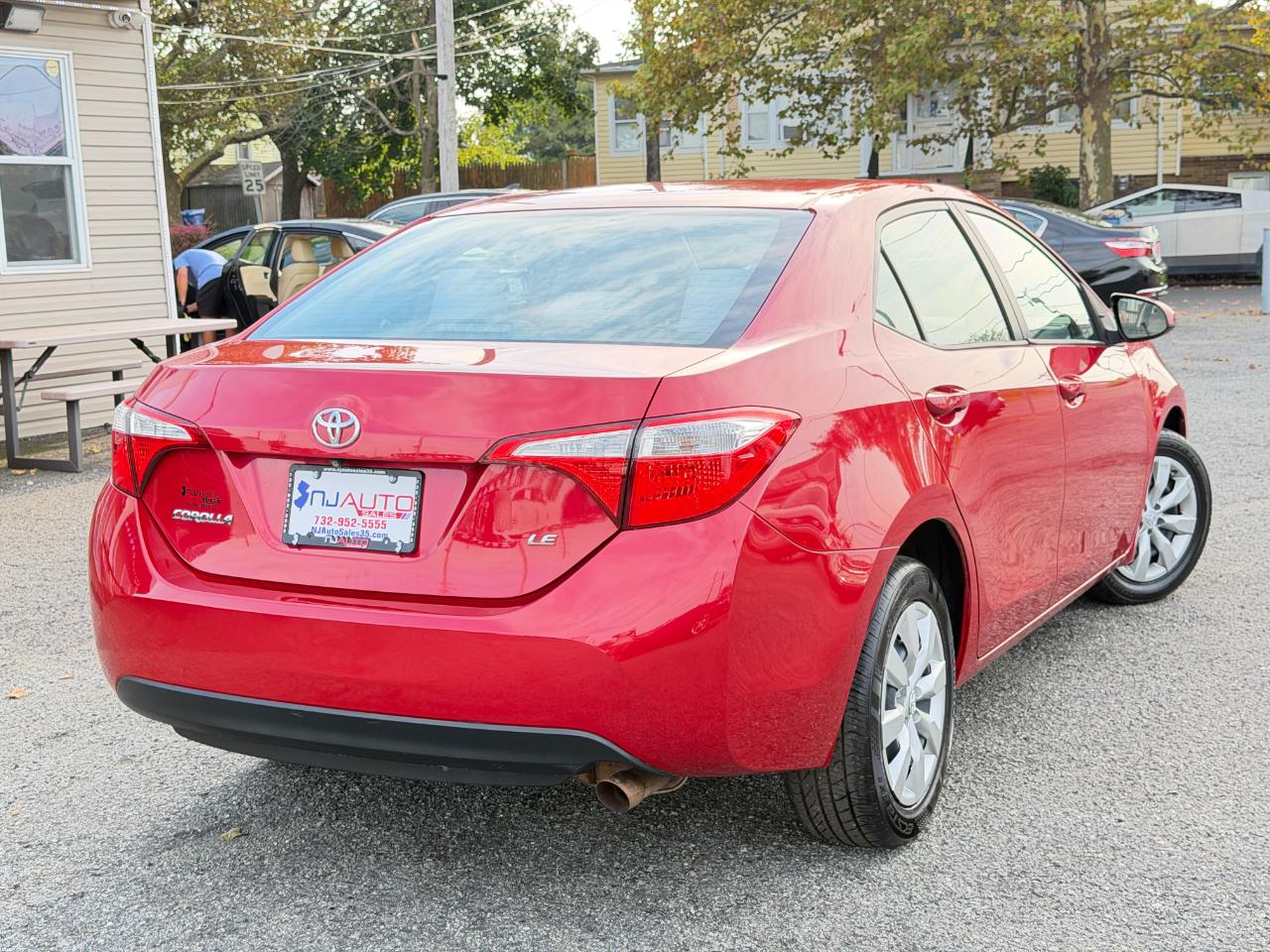 Toyota Corolla 4dr Sedan LE Auto 2014