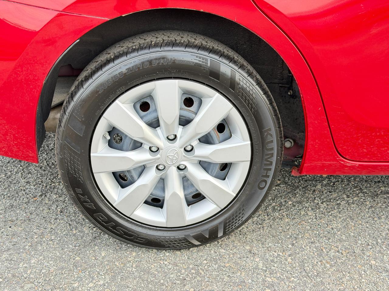 Toyota Corolla 4dr Sedan LE Auto 2014