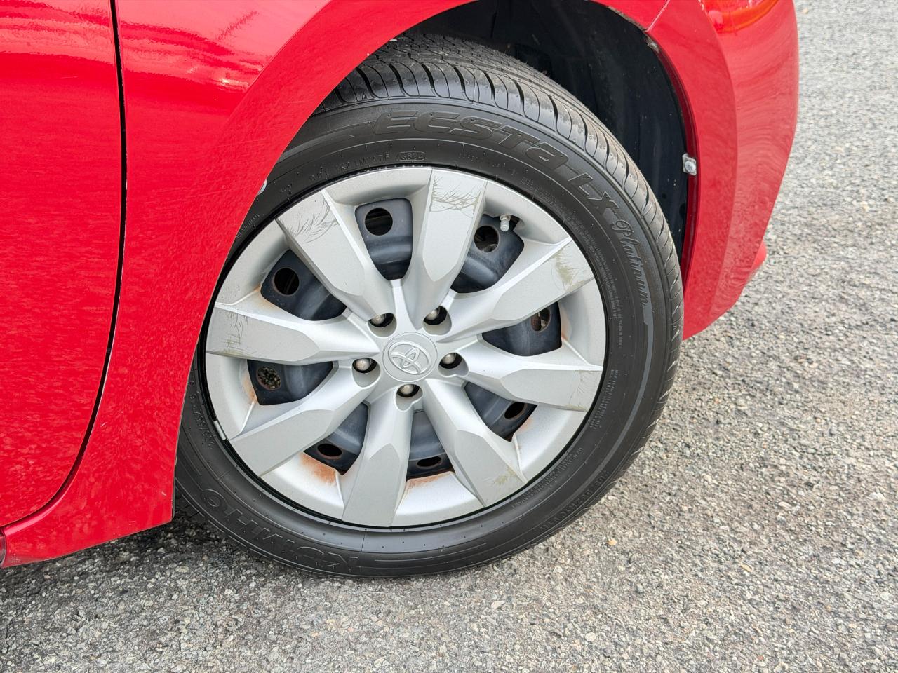 Toyota Corolla 4dr Sedan LE Auto 2014