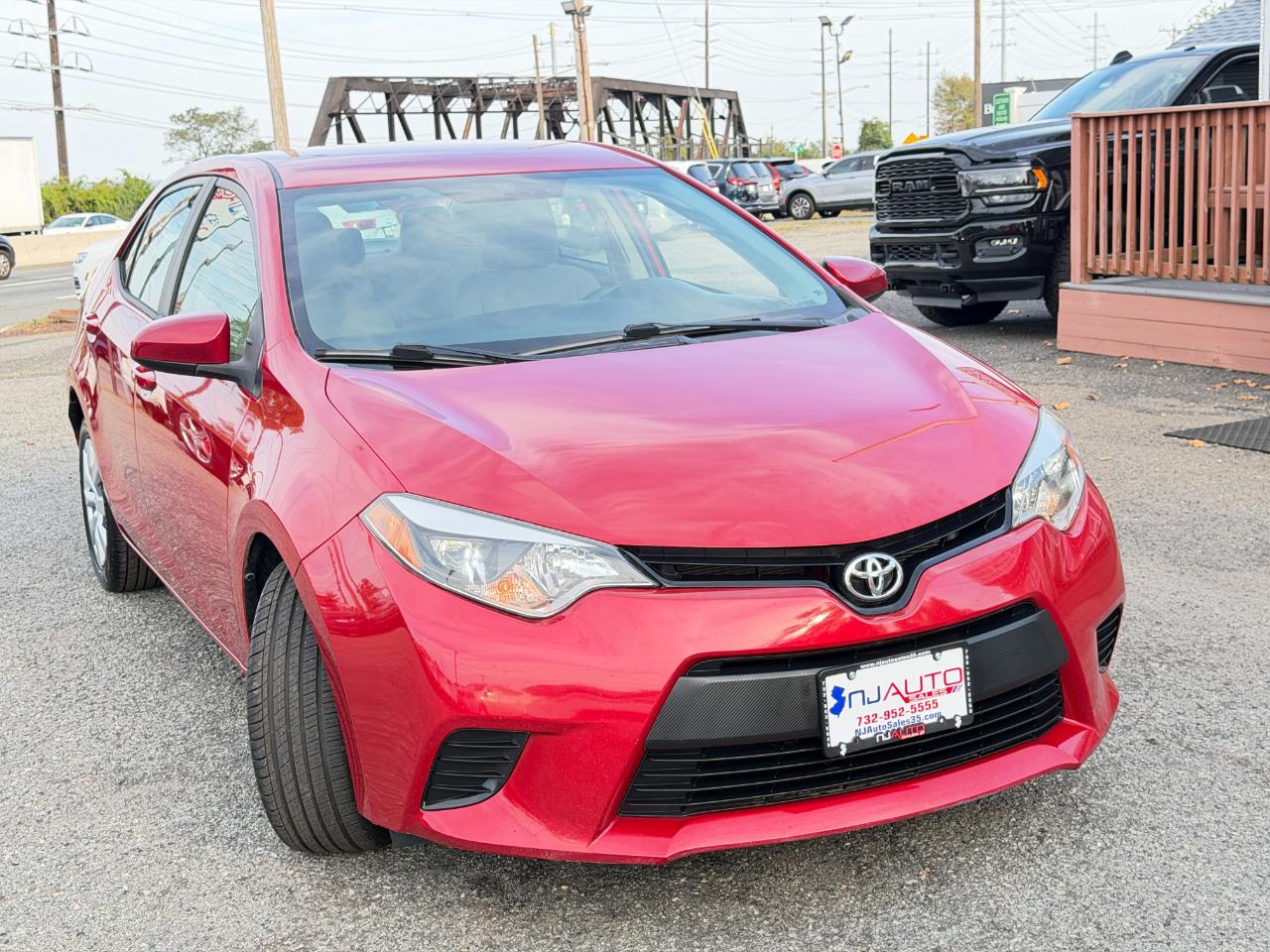 Toyota Corolla 4dr Sedan LE Auto 2014