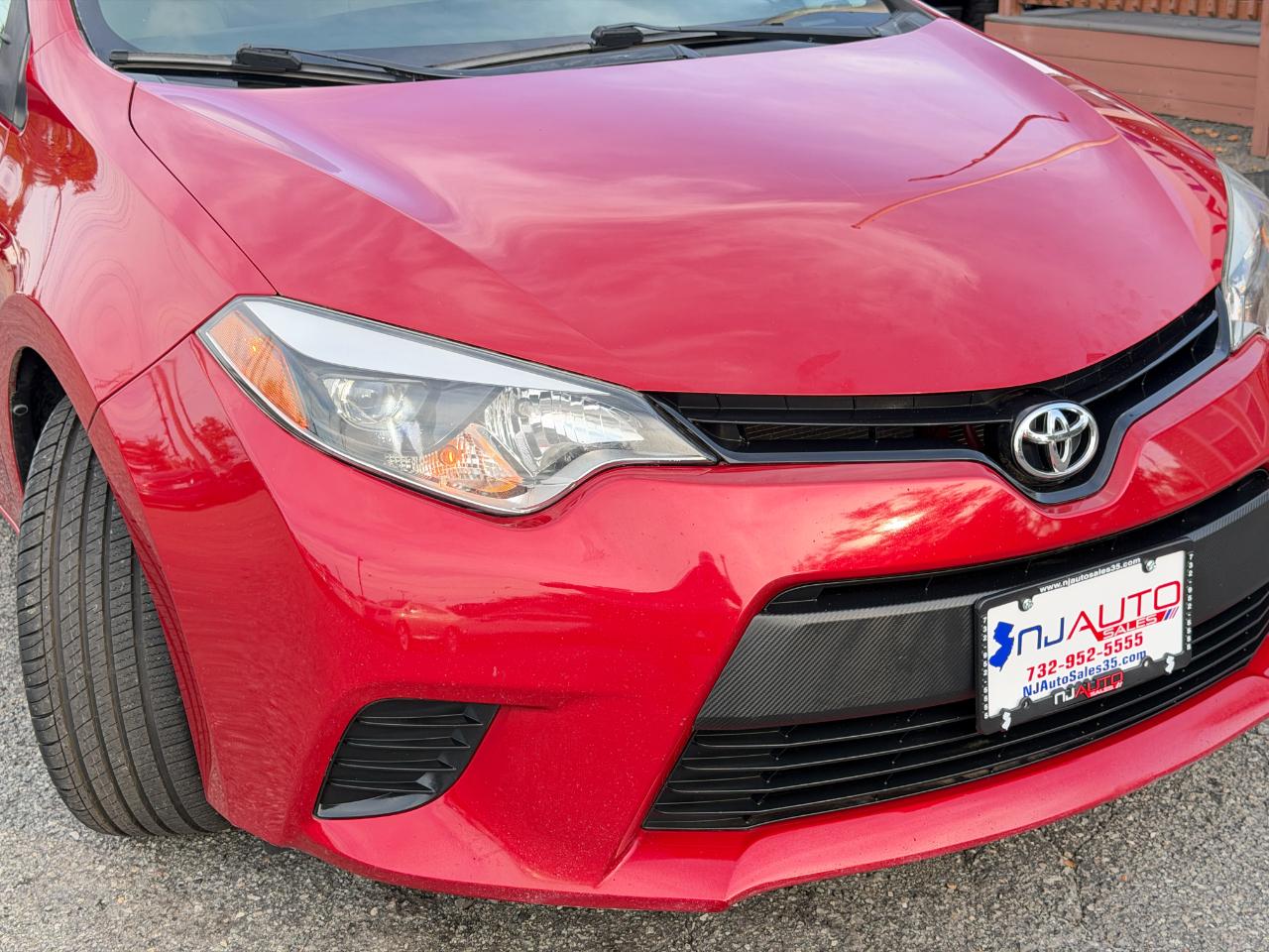 Toyota Corolla 4dr Sedan LE Auto 2014
