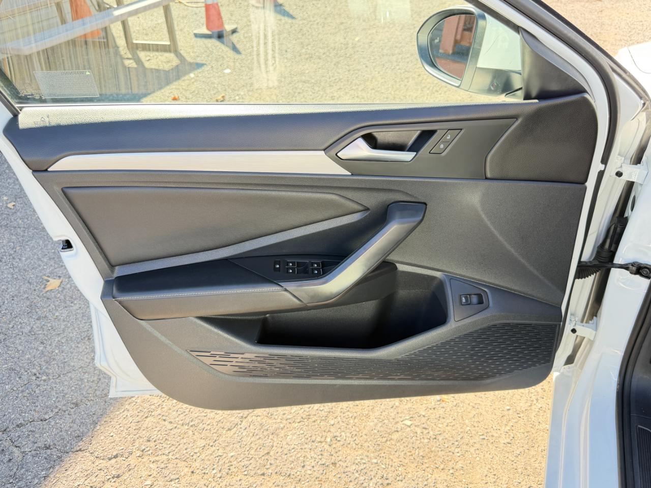 Volkswagen Jetta S Auto 2025
