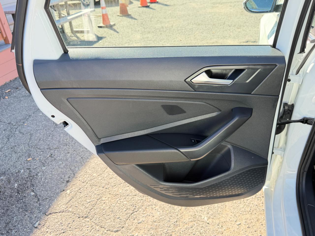 Volkswagen Jetta S Auto 2025
