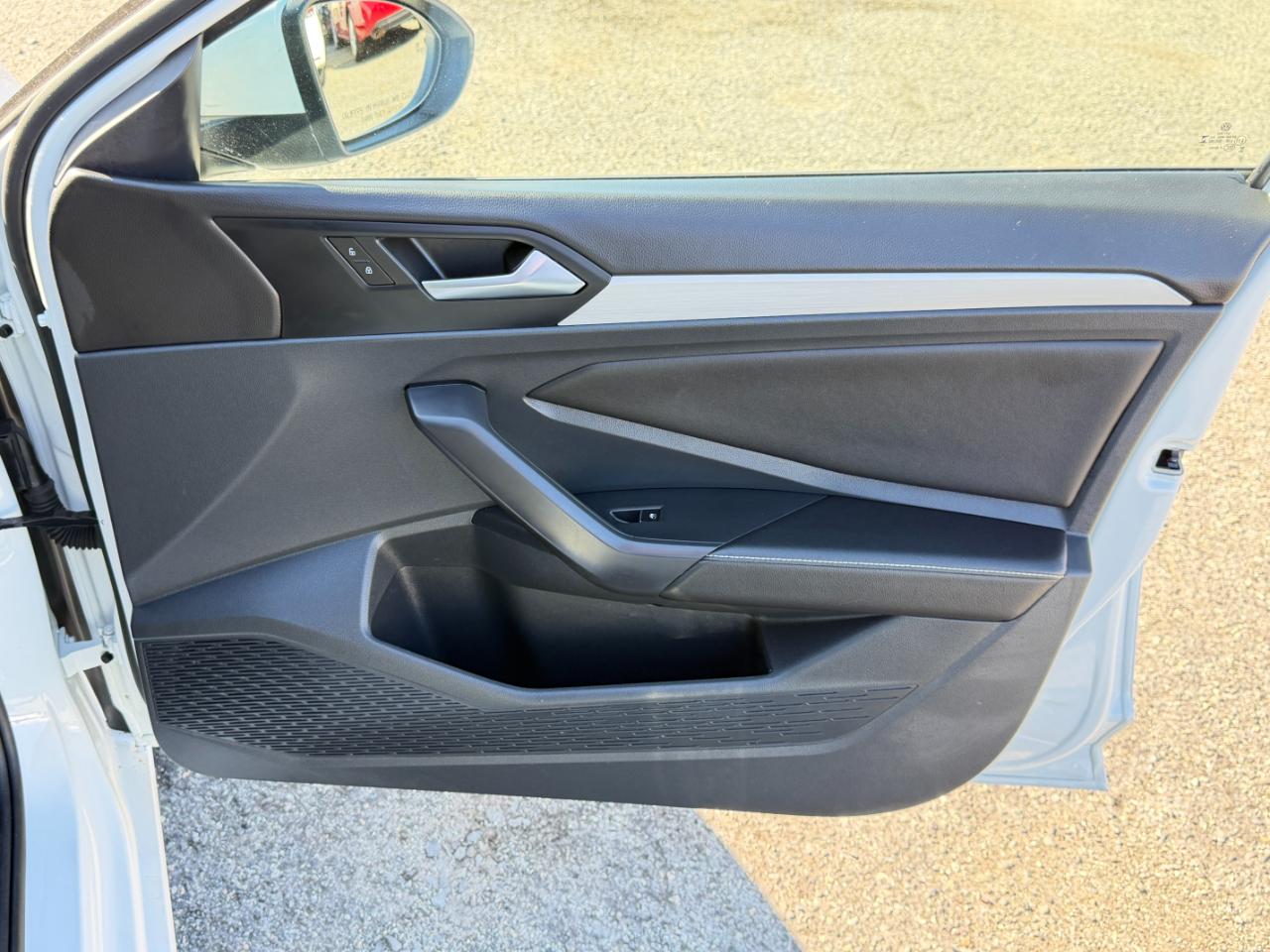 Volkswagen Jetta S Auto 2025