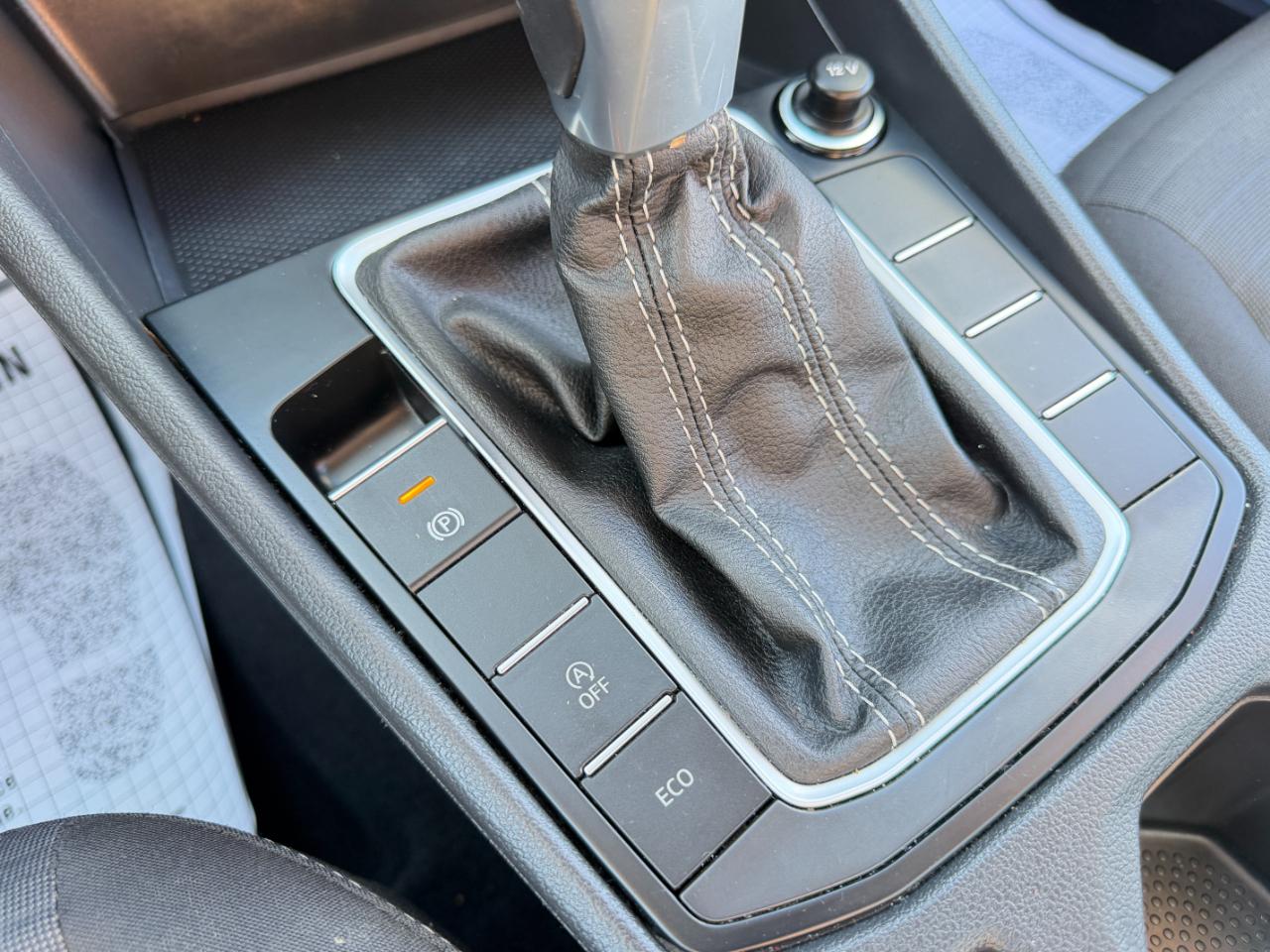 Volkswagen Jetta S Auto 2025