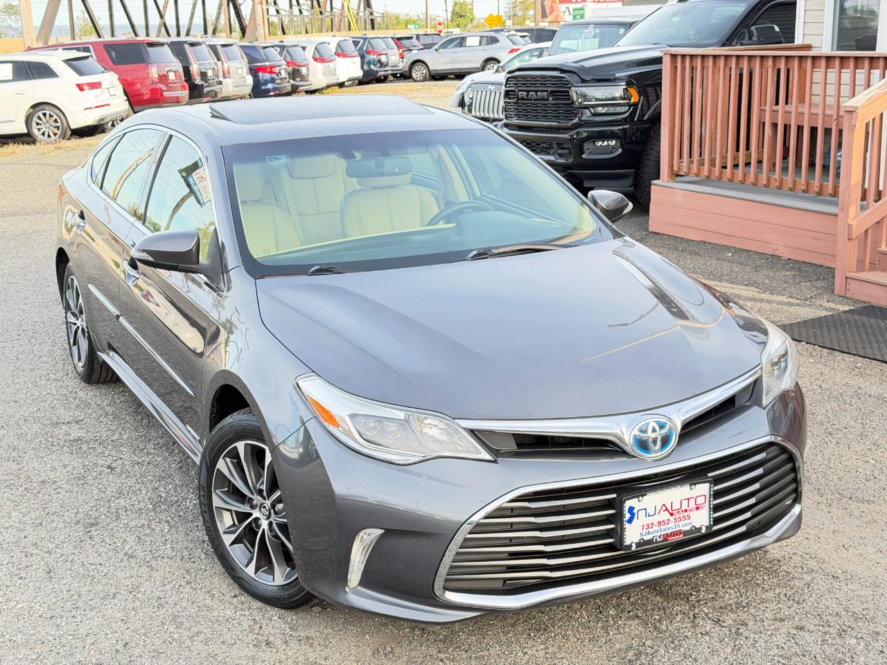 Toyota Avalon Hybrid 4dr Sdn XLE Premium (Natl) 2016