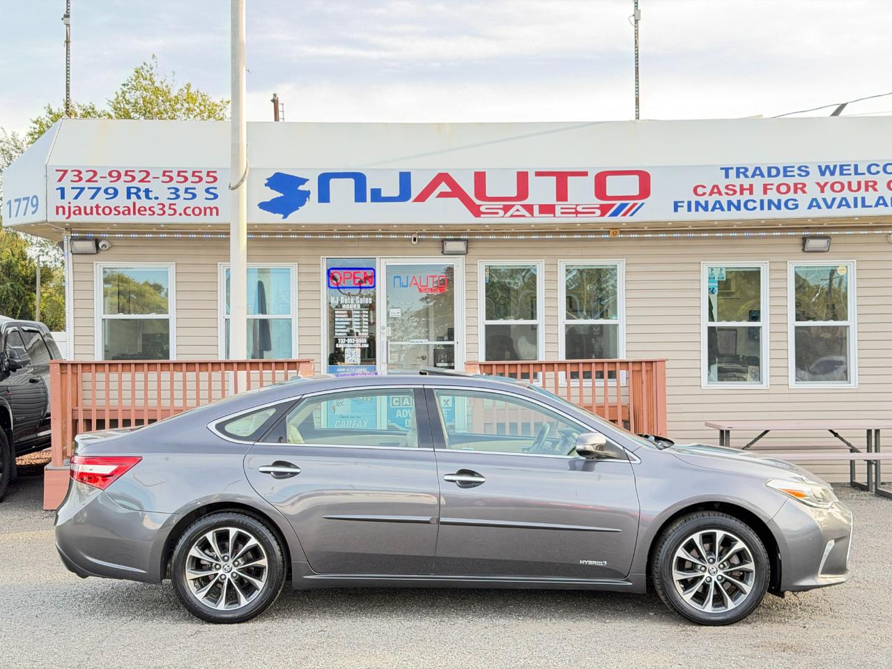 Toyota Avalon Hybrid 4dr Sdn XLE Premium (Natl) 2016