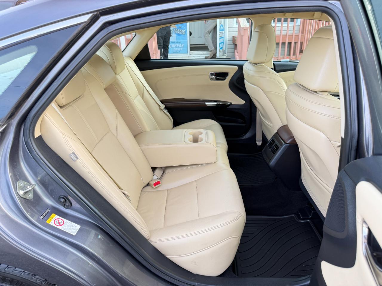 Toyota Avalon Hybrid 4dr Sdn XLE Premium (Natl) 2016