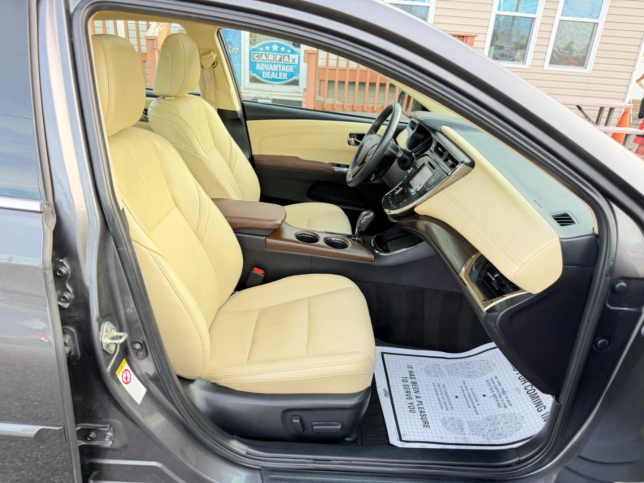 Toyota Avalon Hybrid 4dr Sdn XLE Premium (Natl) 2016