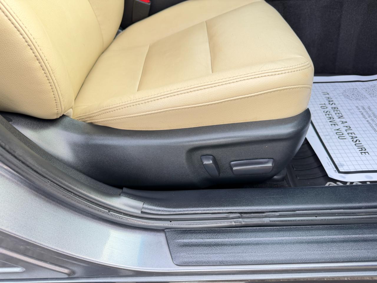 Toyota Avalon Hybrid 4dr Sdn XLE Premium (Natl) 2016