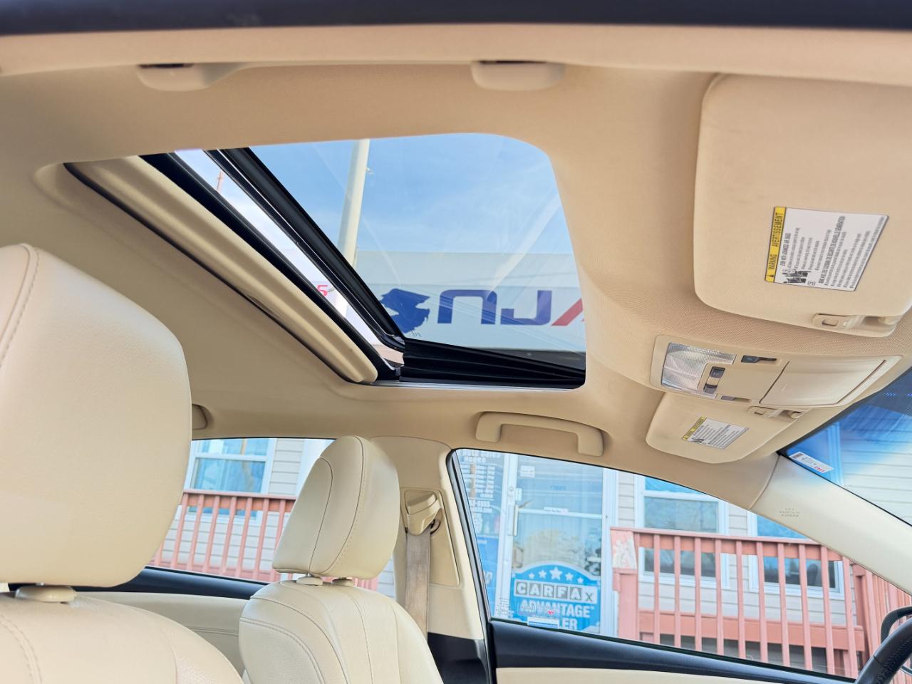 Toyota Avalon Hybrid 4dr Sdn XLE Premium (Natl) 2016