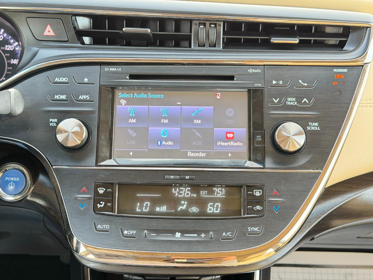 Toyota Avalon Hybrid 4dr Sdn XLE Premium (Natl) 2016