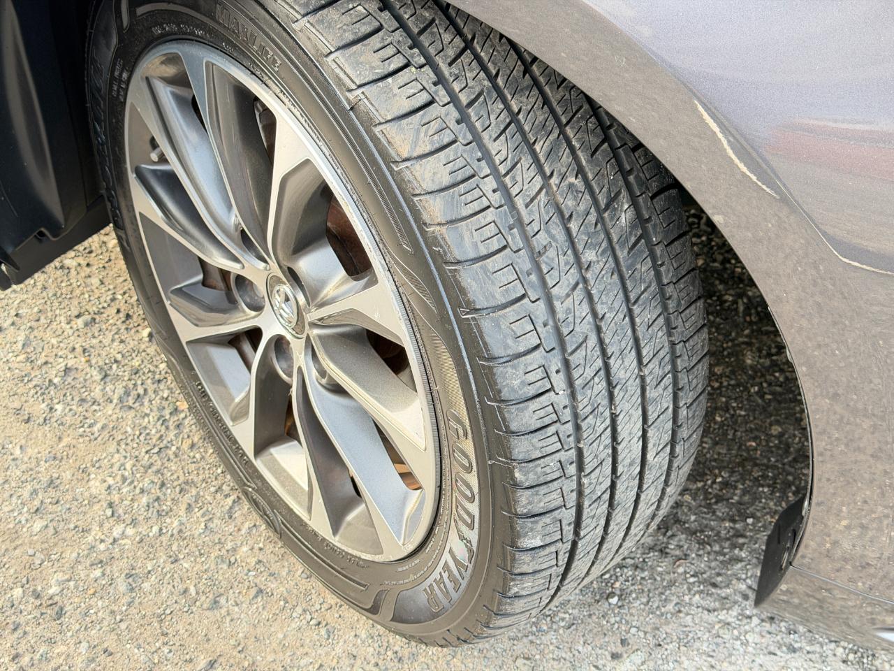 Toyota Avalon Hybrid 4dr Sdn XLE Premium (Natl) 2016