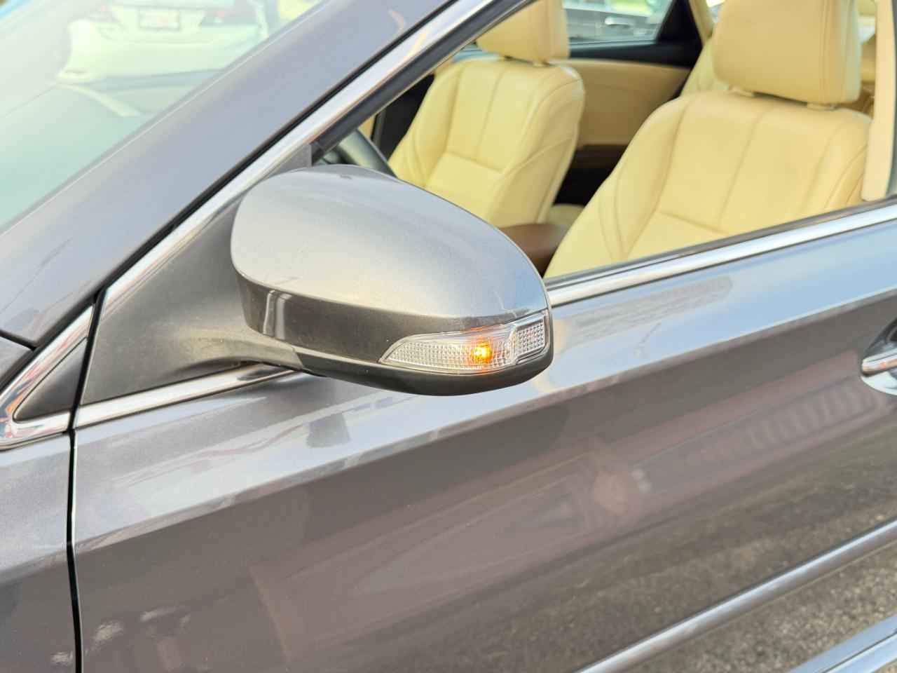 Toyota Avalon Hybrid 4dr Sdn XLE Premium (Natl) 2016