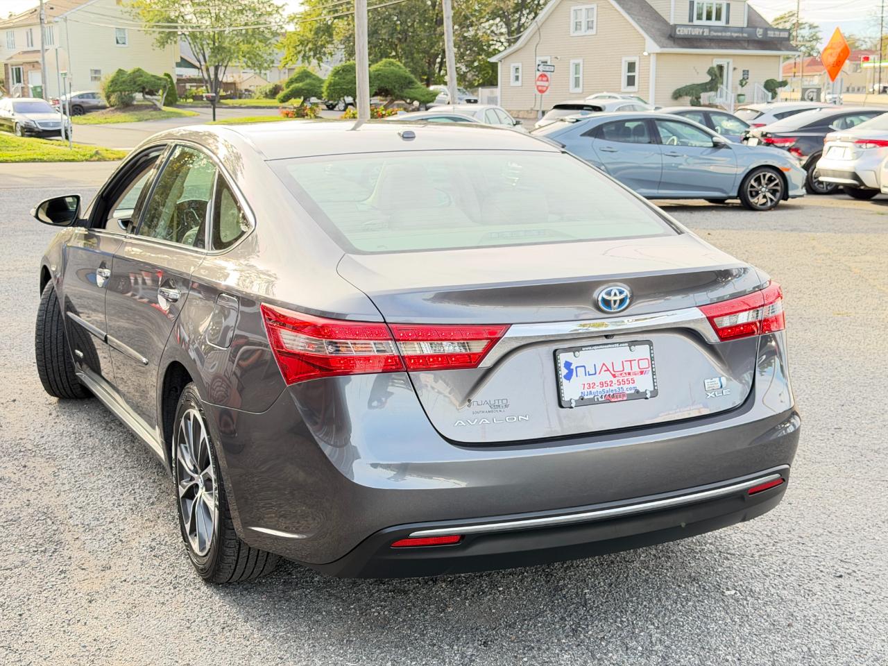 Toyota Avalon Hybrid 4dr Sdn XLE Premium (Natl) 2016