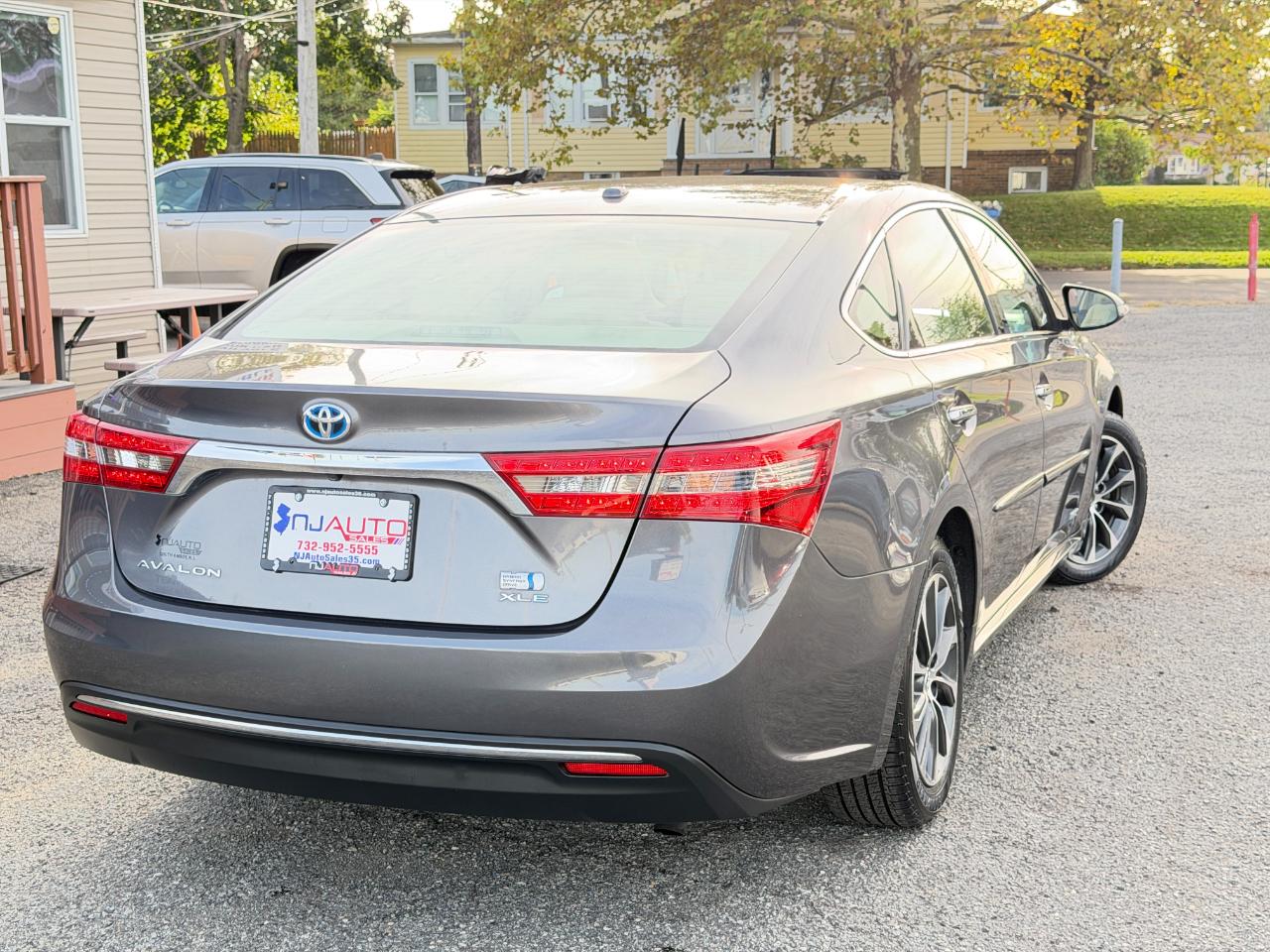 Toyota Avalon Hybrid 4dr Sdn XLE Premium (Natl) 2016