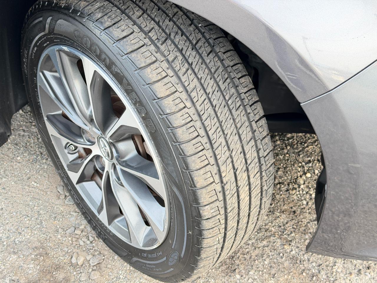 Toyota Avalon Hybrid 4dr Sdn XLE Premium (Natl) 2016