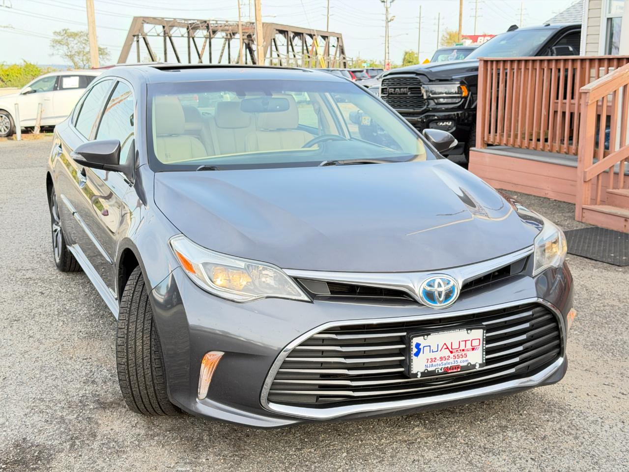 Toyota Avalon Hybrid 4dr Sdn XLE Premium (Natl) 2016