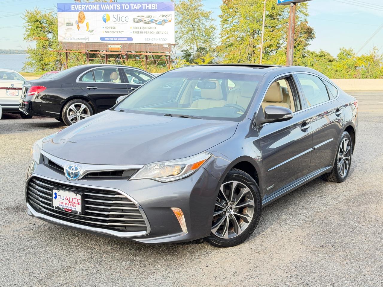 Toyota Avalon Hybrid 4dr Sdn XLE Premium (Natl) 2016