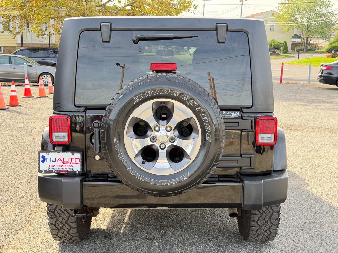Jeep Wrangler Unlimited 4WD 4dr Sahara 2016