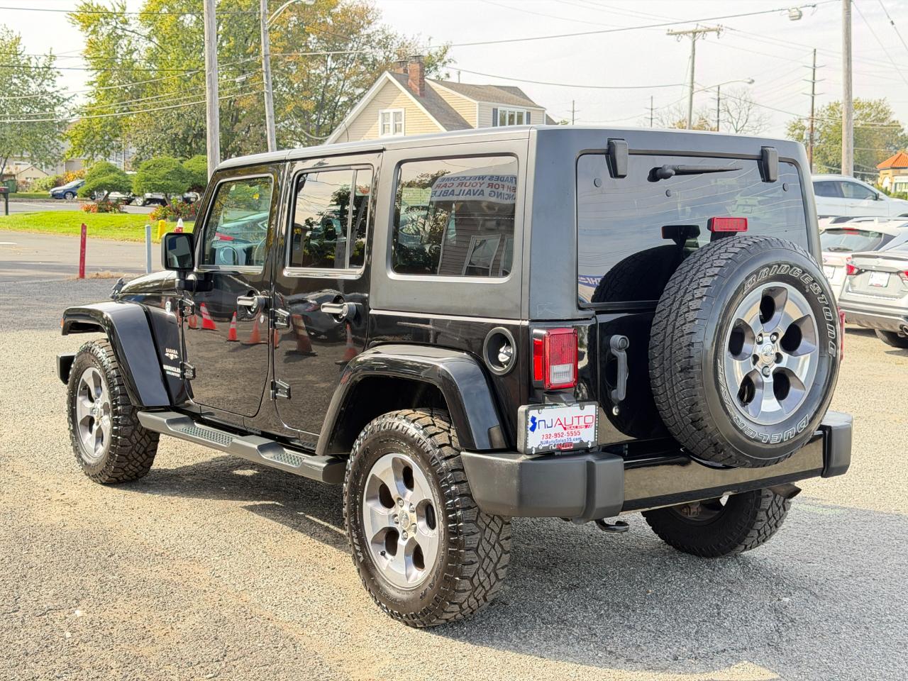 Jeep Wrangler Unlimited 4WD 4dr Sahara 2016