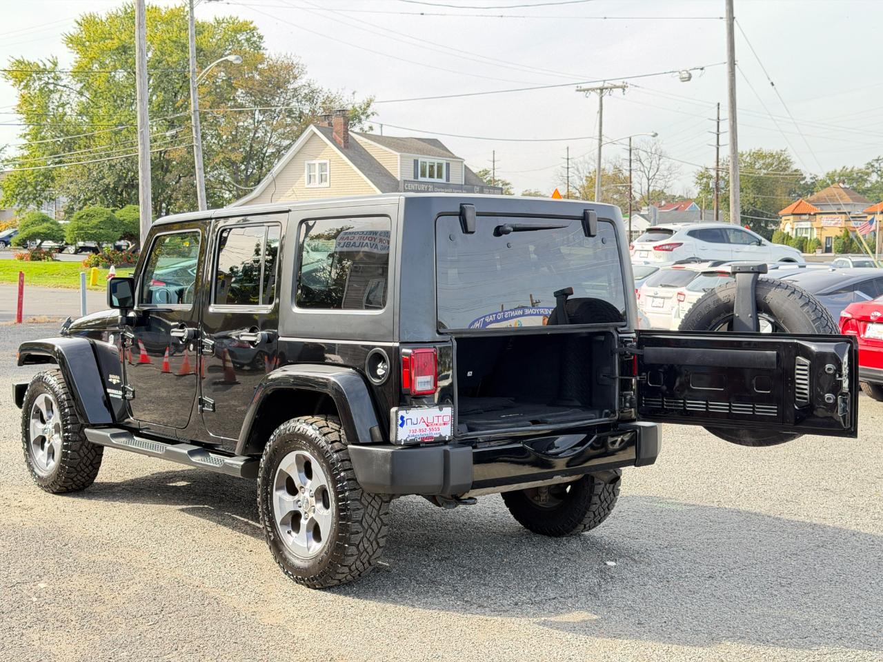 Jeep Wrangler Unlimited 4WD 4dr Sahara 2016