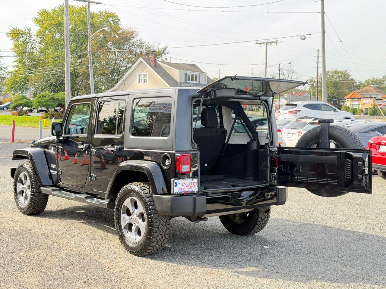 Jeep Wrangler Unlimited 4WD 4dr Sahara 2016