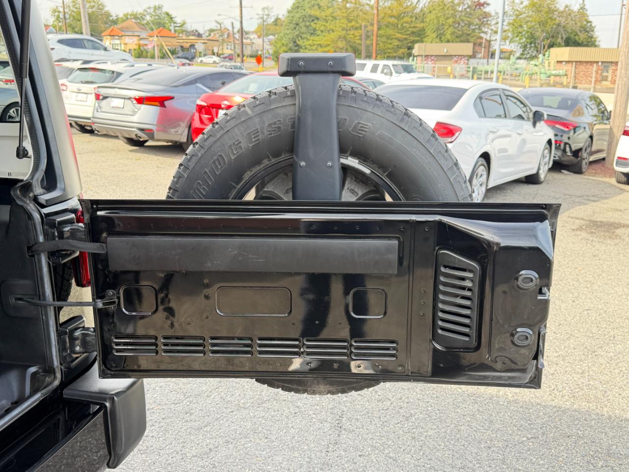Jeep Wrangler Unlimited 4WD 4dr Sahara 2016