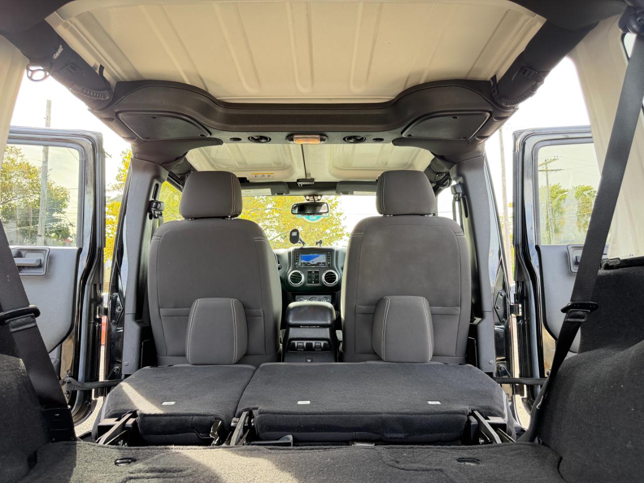 Jeep Wrangler Unlimited 4WD 4dr Sahara 2016