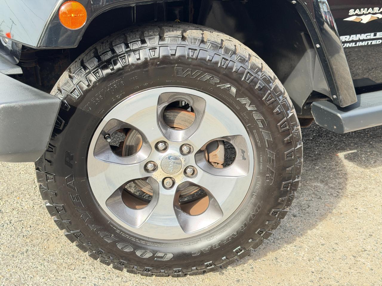 Jeep Wrangler Unlimited 4WD 4dr Sahara 2016