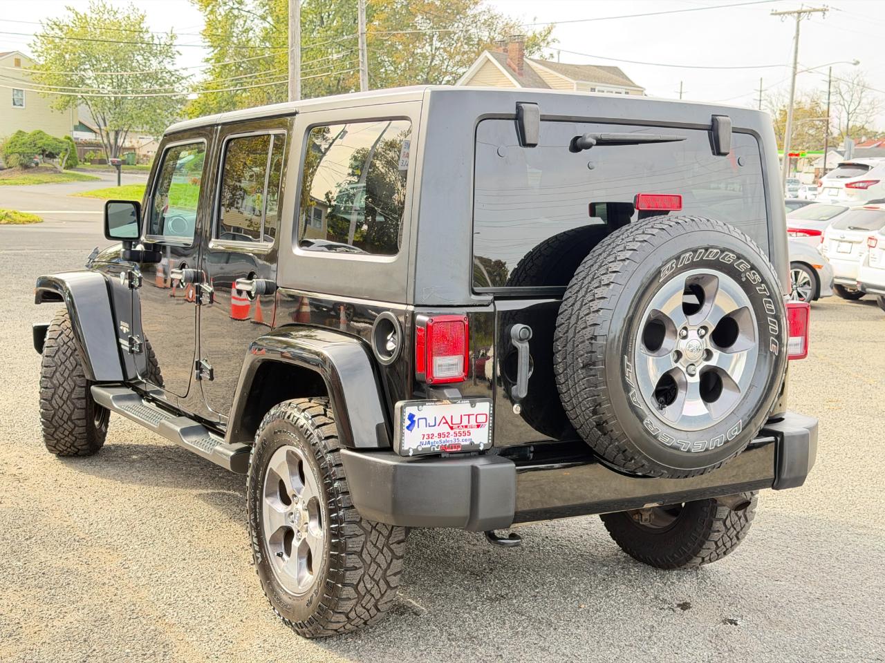 Jeep Wrangler Unlimited 4WD 4dr Sahara 2016