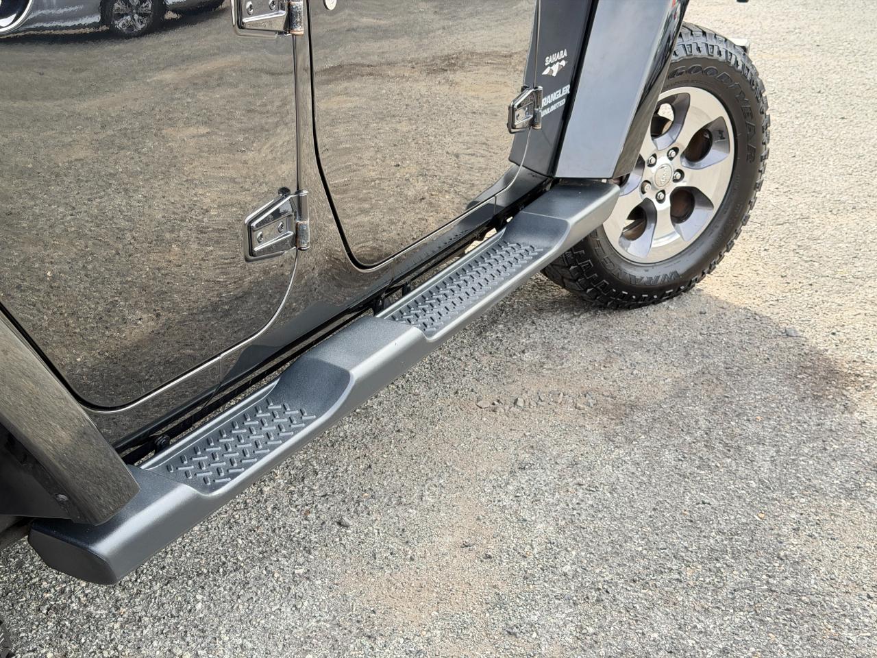 Jeep Wrangler Unlimited 4WD 4dr Sahara 2016