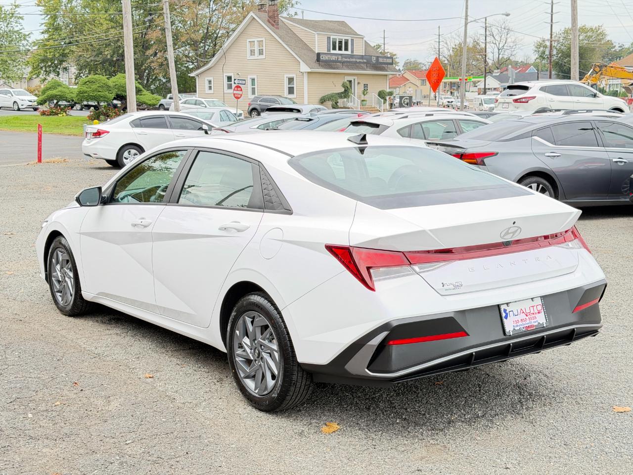 Hyundai Elantra SEL IVT 2024