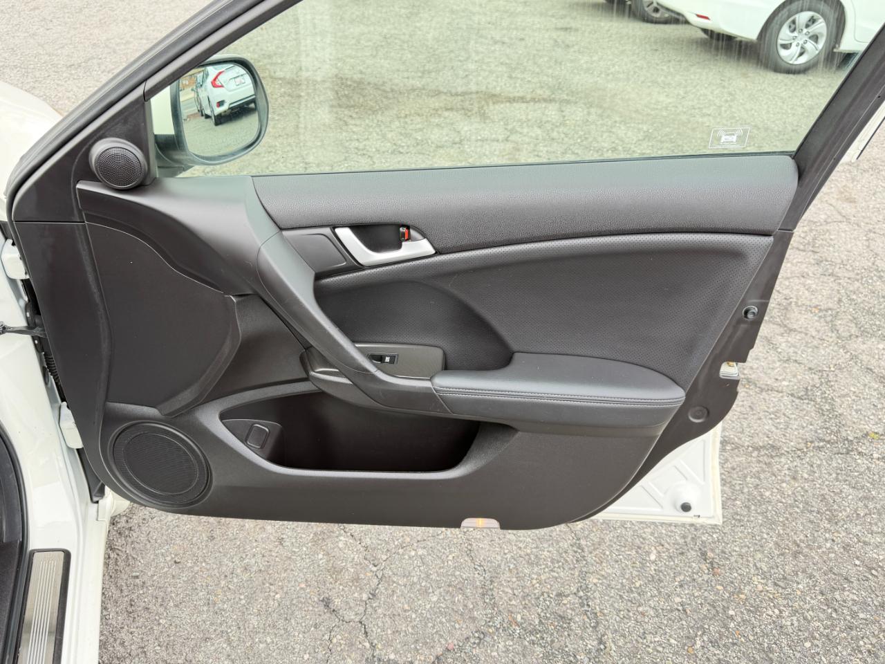 Acura TSX 4dr Sdn I4 Auto Tech Pkg 2011
